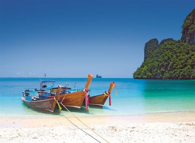 Thailand, Strand mit Booten