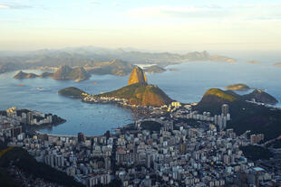 Blick auf den Zuckerhut und Rio de Janeiro