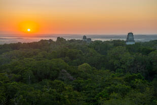 Sonnenuntergang über Tikal