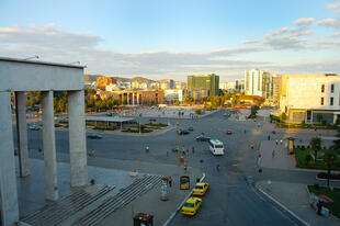 Blick auf Skanderbeg Platz