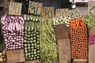 Frisches Gemüse auf dem lokalen Markt