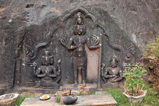 Steinfigur am Wat Phou