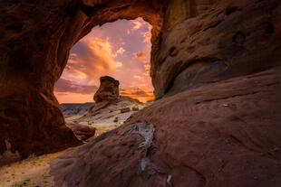 Sandsteinlandschaften von AlUla bei Sonnenuntergang