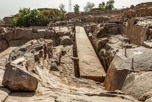 Das unvollendete Obelisk in den Steinbrüchen von Assuan