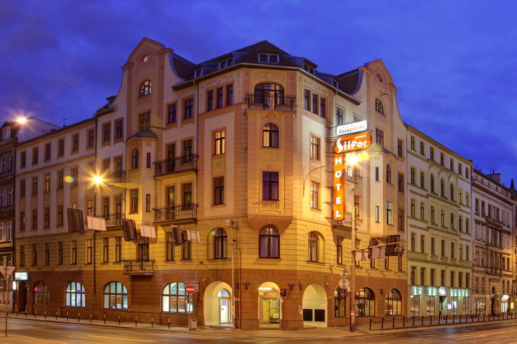 Hotel Europeski Aussenansicht