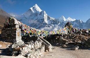 Gebetsfahnen am Mount Everest