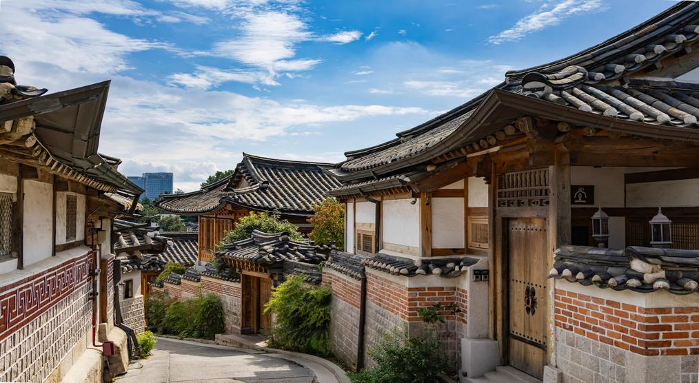 Das Dorf Bukchon Hanok während einer Rundreise durch Südkorea