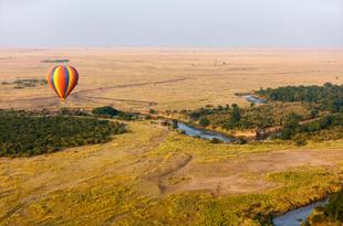 Heißluftballon über der Masai Mara 