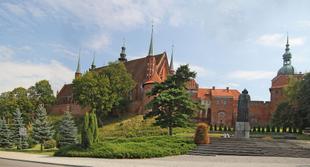 Frauenburger Dom und Kopernikus Denkmal