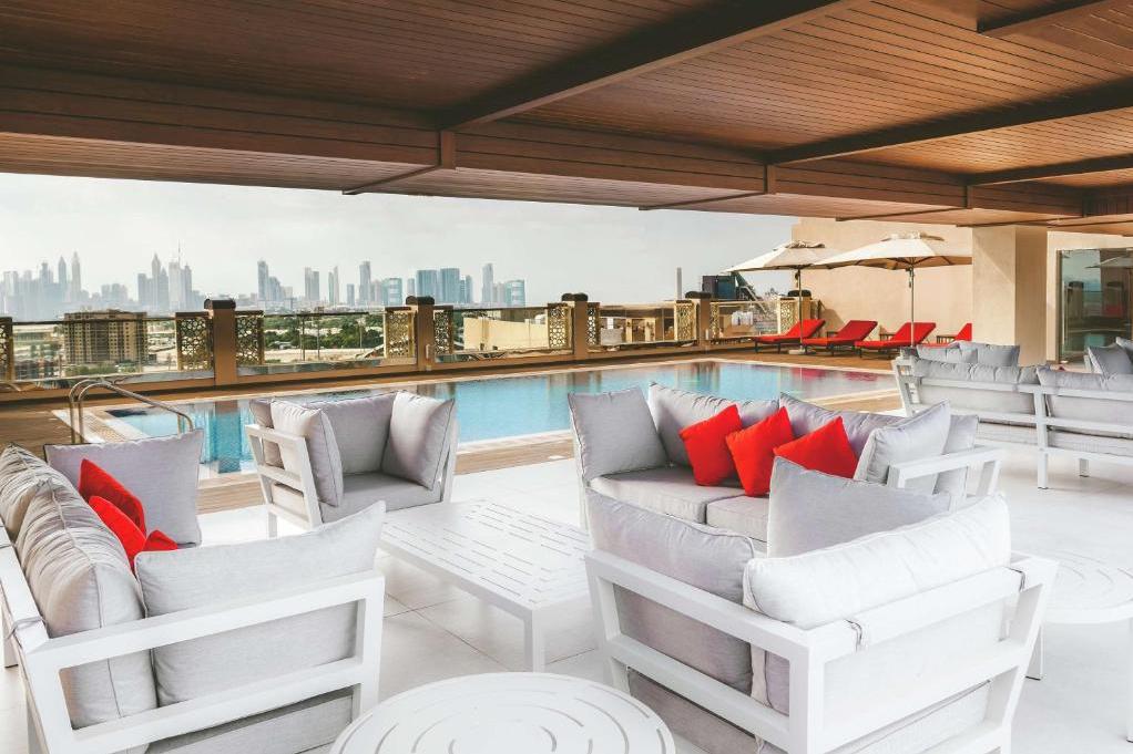Rooftop-Pool
