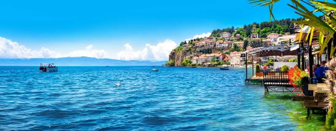 Küste der Stadt Ohrid am Ohrid See