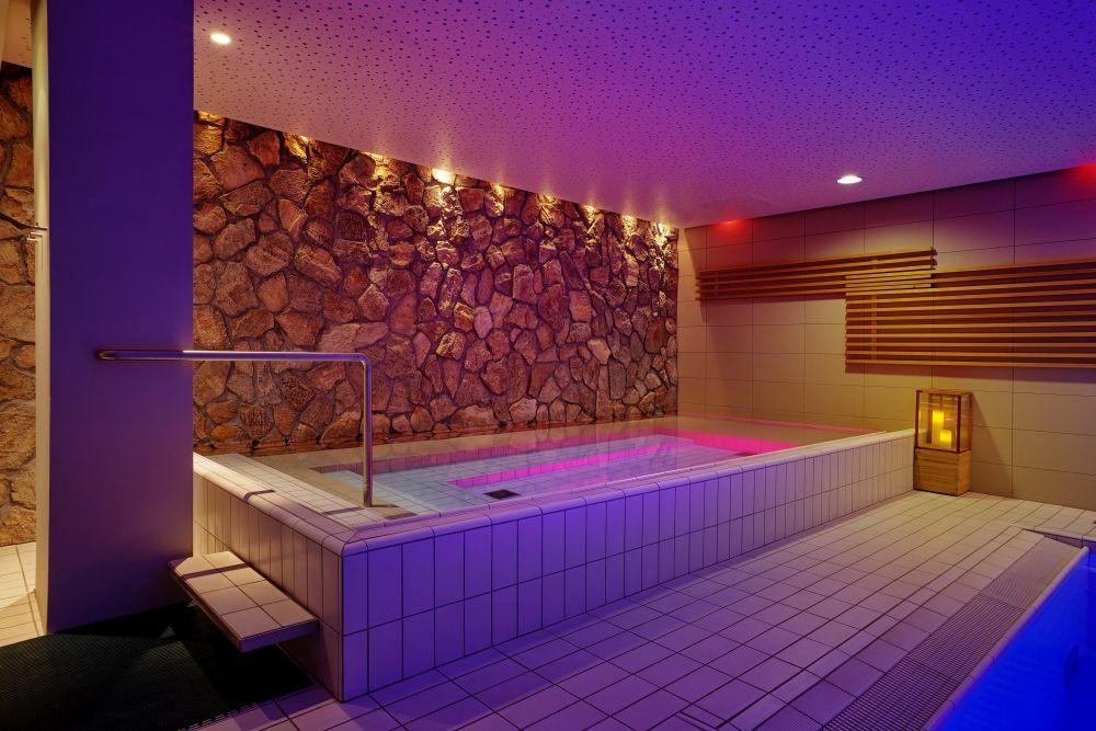 Pool 2