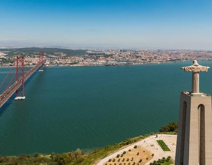 Cristo Rei mit Blick auf Tejo und Ponte 25 de Abril