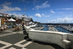 Hafen von Angra do Heroismo