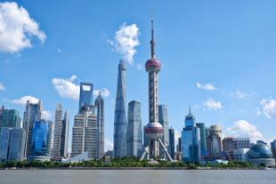 Blick auf die Skyline von Shanghai und den Shanghai-Tower 