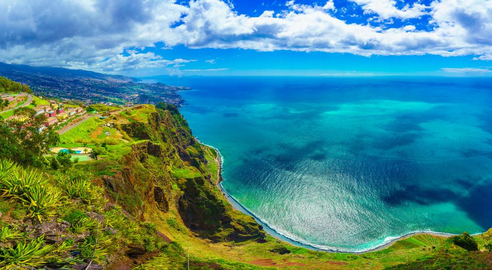 Panoramablick von der Steilkuste Cabo Girão bei einer 8 Tage Portugal Standortreise