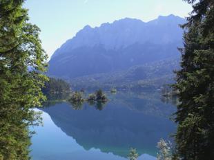 Das Wettersteingebirge am Eibsee