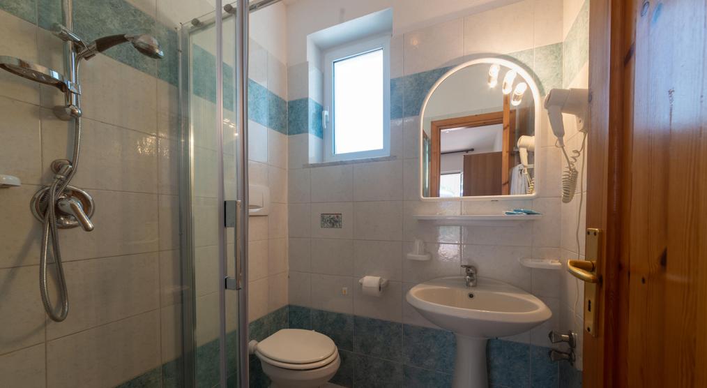 Badezimmer 1