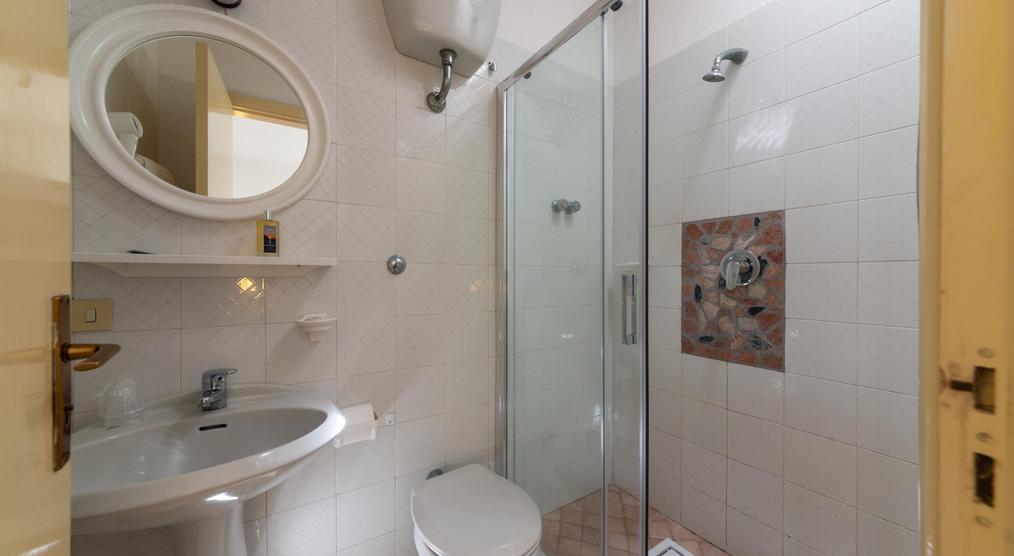 Badezimmer 2