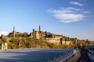 Blick auf den Calton Hill