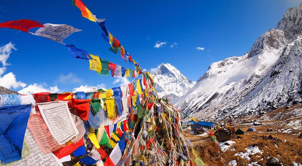 Blick auf die Bergspitzen während einer Nepal Gruppenreise
