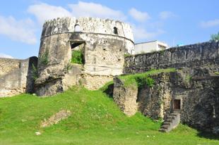 Besichtung des Arab Fort in Stone Town bei einer Verlängerungswoche 