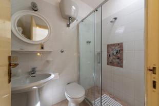 Badezimmer 2