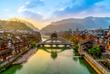 Malerische Stadt Fenghuang am Fluss Tuo Jiang 