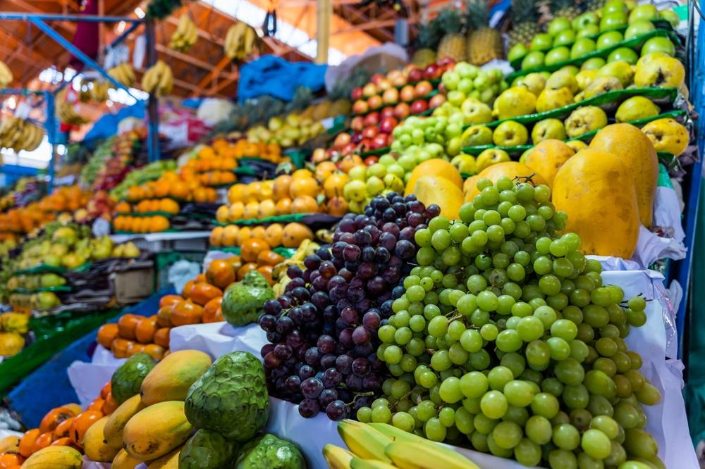 Früchten auf dem San-Camilo-Markt in Arequipa