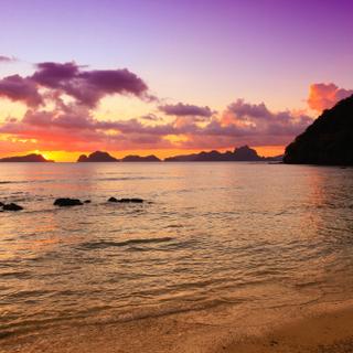 Sonnenuntergang am Strand in El Nido