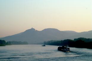 Siebengebirge; Blick vom Rhein