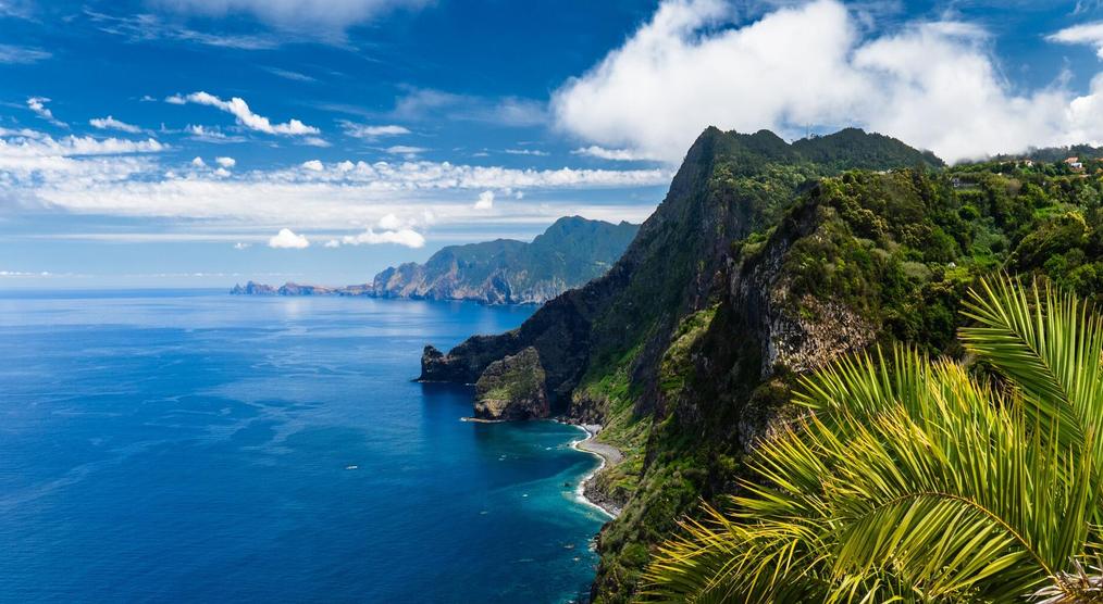 Blick auf die Küste bei einer Madeira Reise