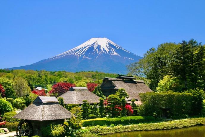 Oishino Village und Mount Fuji