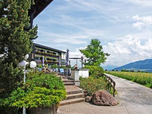 Hotel, Die Mittelburg 
