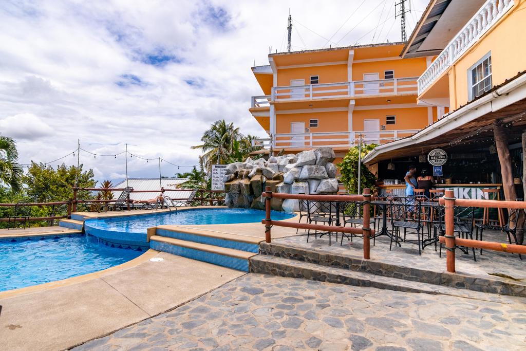 Poolbar