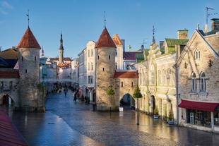 Viru-Tor in der Altstadt von Tallinn