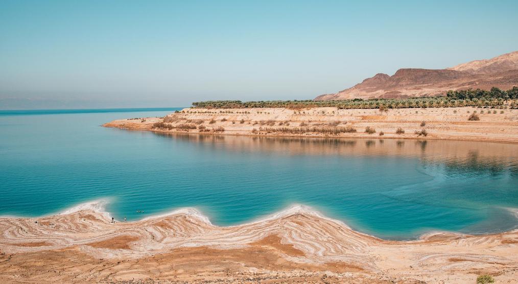 Totes Meer und Felsen bei Jordanien Rundreise