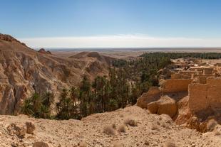 Panorma der Chebika Oasa und der Stadt Assabikah