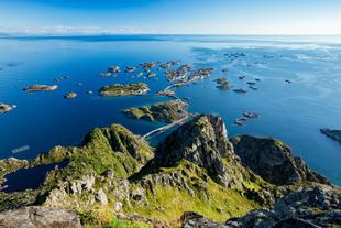 Blick über Henningsvaer