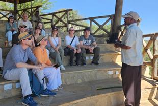 SKR Gäste in der Olduvai Schlucht