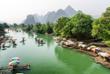 Bambusflöße auf dem Yulong Fluss 