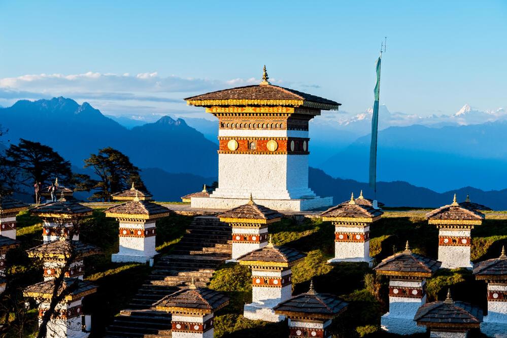 Die 108 Chorten auf dem Dochu La Gebirgspass
