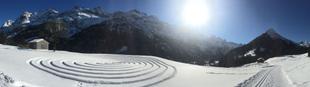 Panoramablick mit Kunst im Schnee