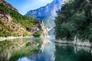 Fluss Drin am Koman See