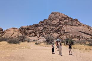 SKR Gruppe in der einzigartigen Felsenlandschaft der Spitzkoppe