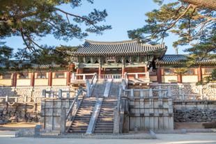 Die beeindruckenden Steinbrücken des Bulguksa Tempel  in Gyeongju
