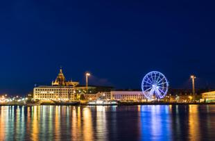 Helsinki bei Nacht