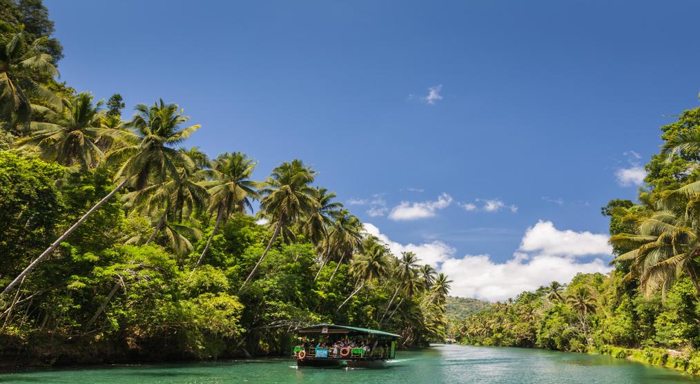 Loboc Fluss mit Floßboot bei einer Rundreise auf den Philippinen