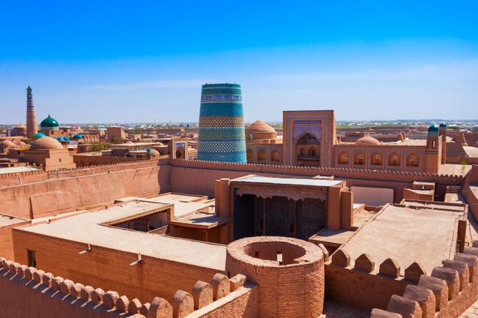 Historische Stadtmauer von Itchan Kala in Khiva