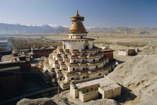 Blick auf das neunstöckige Pelkhor-Choede-Kloster in Gyantse 